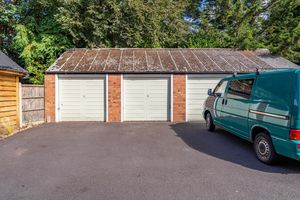 Photo 25- click for photo gallery